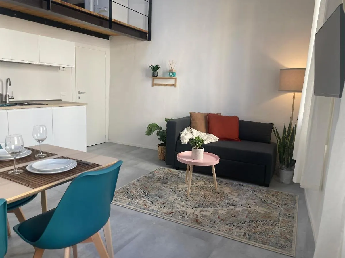Newly Renovated Modern&Bright Apt - City Center Florence 0*,