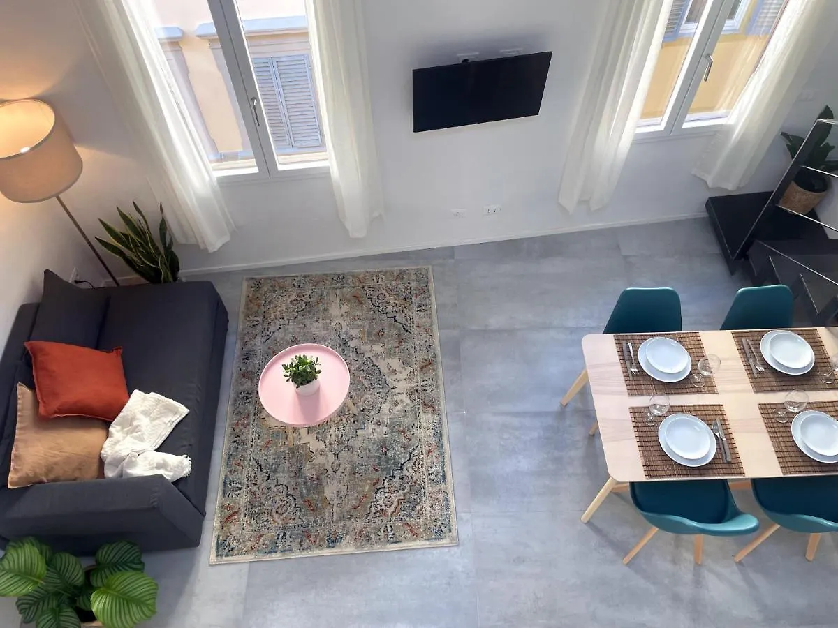 Newly Renovated Modern&Bright Apt - City Center Florence