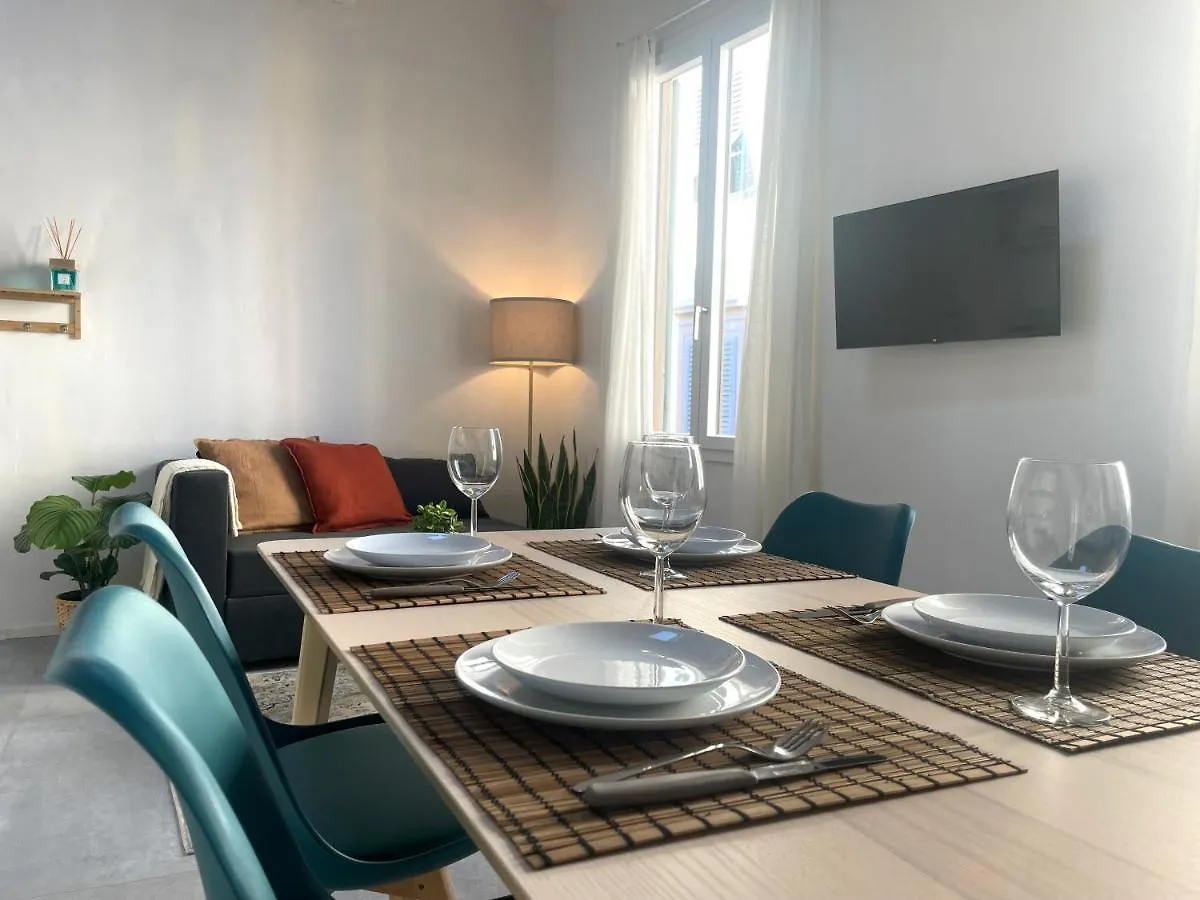 Newly Renovated Modern&Bright Apt - City Center Florence