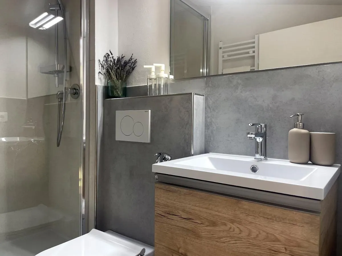 Newly Renovated Modern&Bright Apt - City Center Florence 0*,  Italy